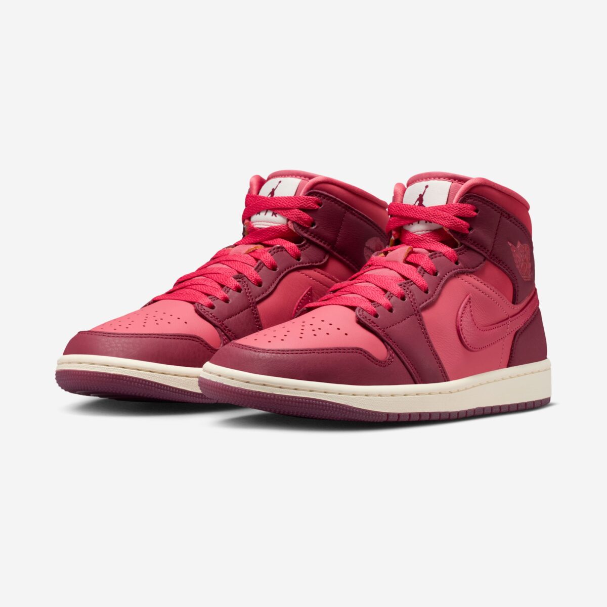 Air Jordan 1 Mid SE Valentines Day