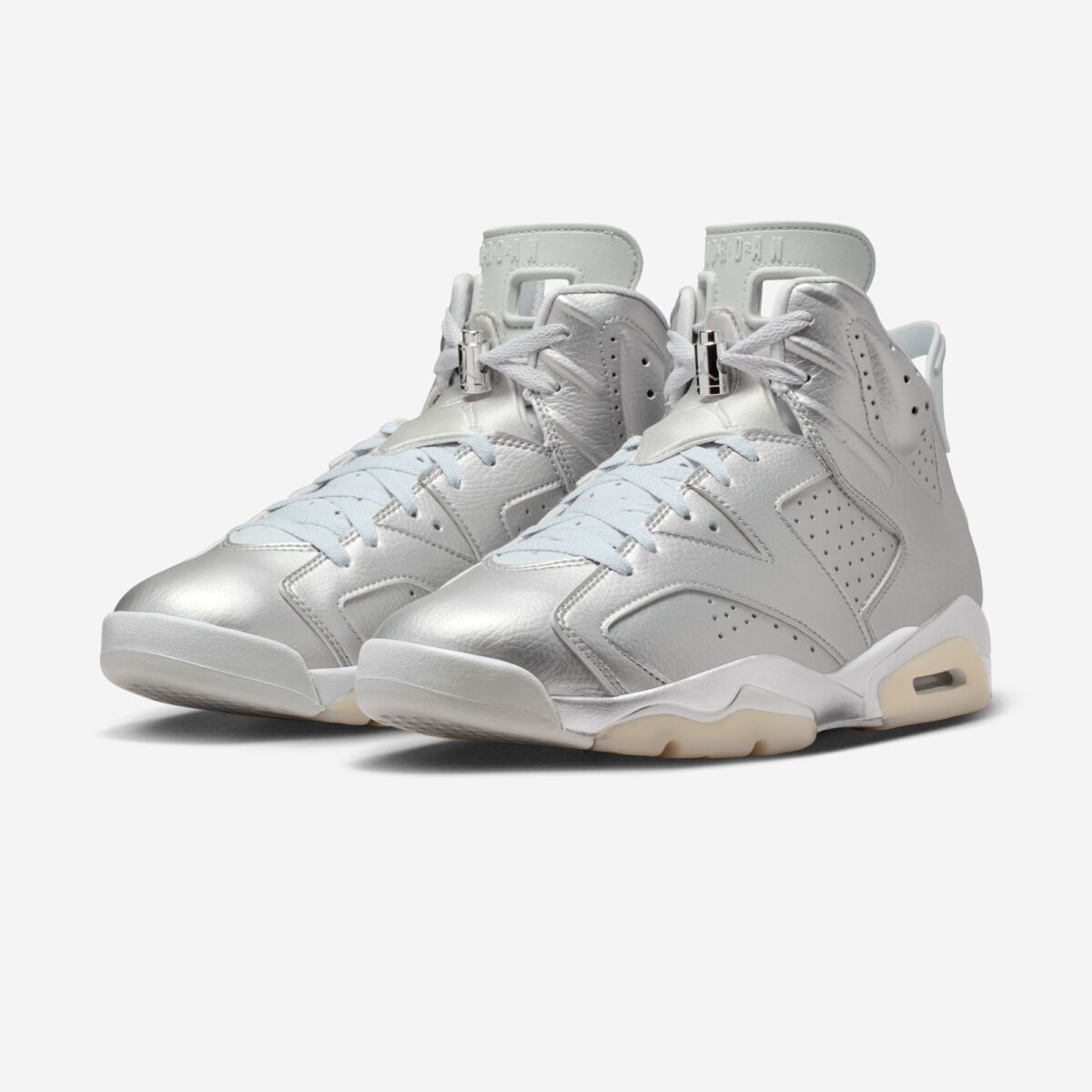 Paris Saint-Germain x Air Jordan 6 Metallic Silver