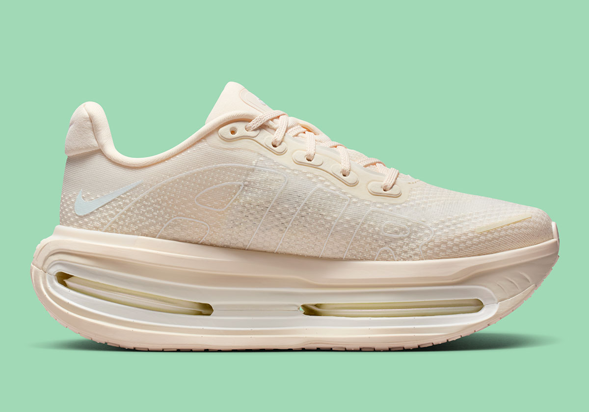 Nike Vomero Premium Chalk