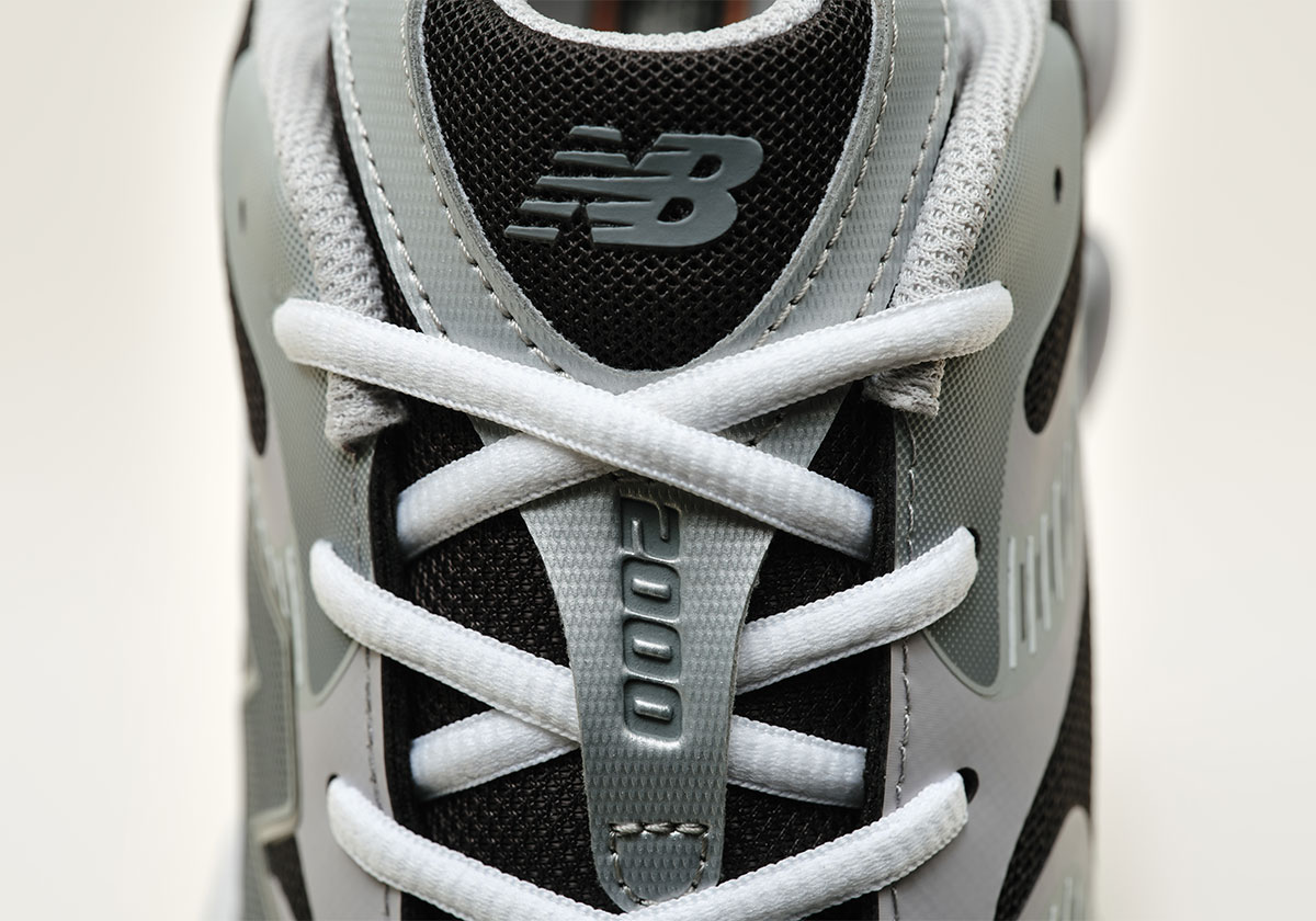 New Balance 2000 Silver Metallic