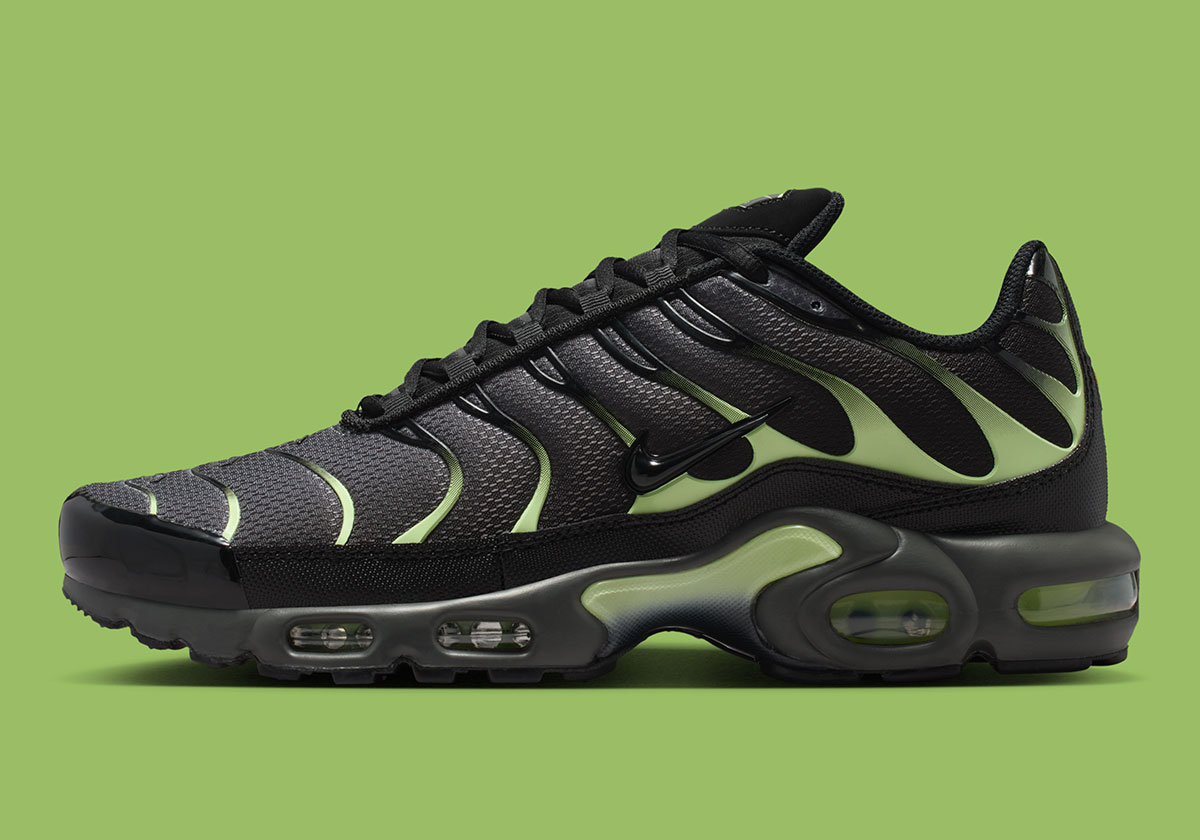 Nike Air Max Plus Light Liquid Lime
