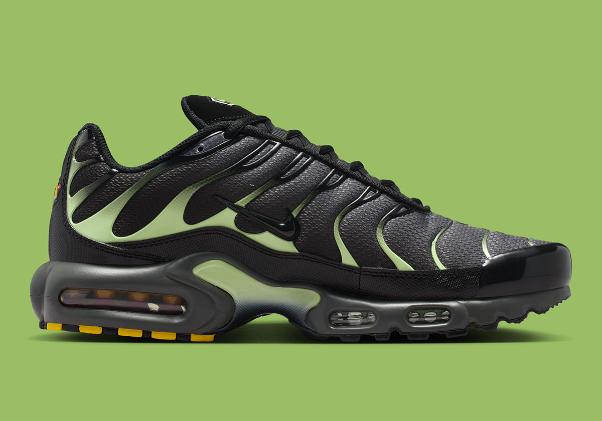 Nike Air Max Plus Light Liquid Lime
