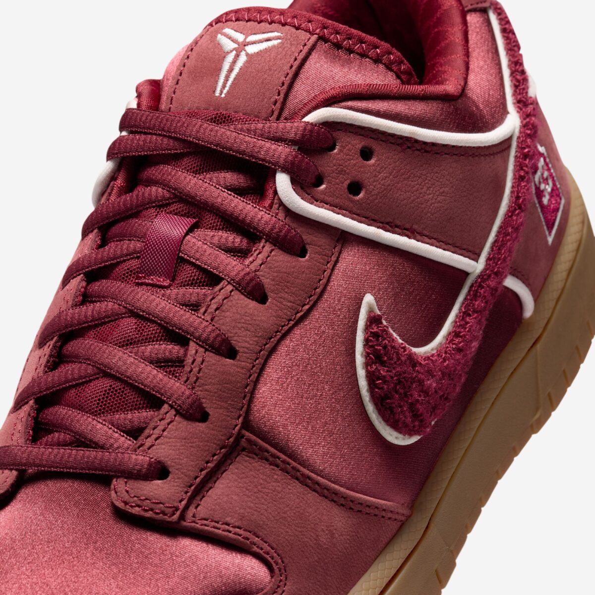 Kobe Bryant x Nike Dunk Low Lower Merion Away 2026 IM0581-600