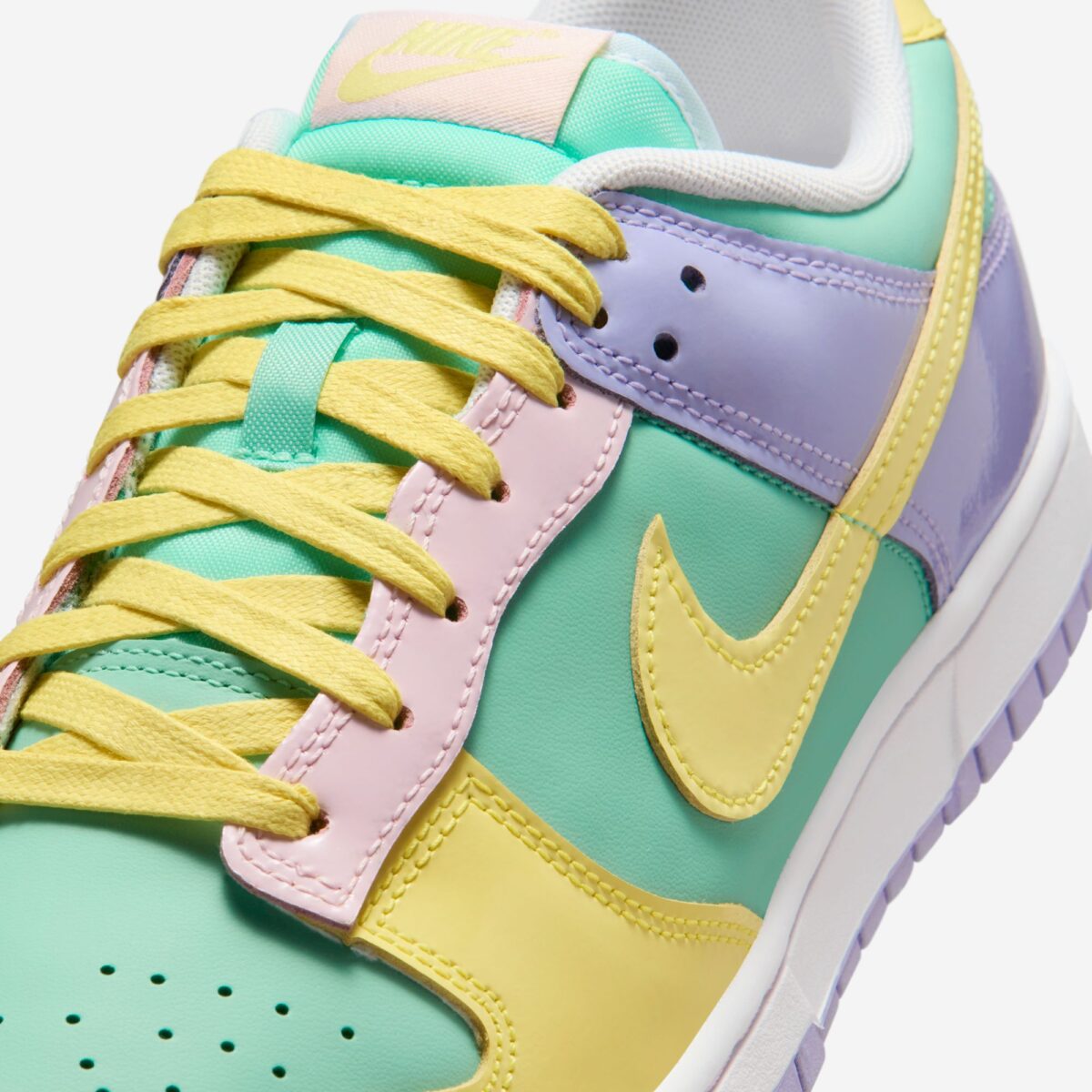 Nike Dunk Low Easter 2026
