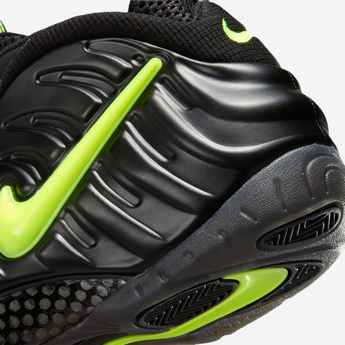 Nike Air Foamposite One Voltage 2026 HF0794-002