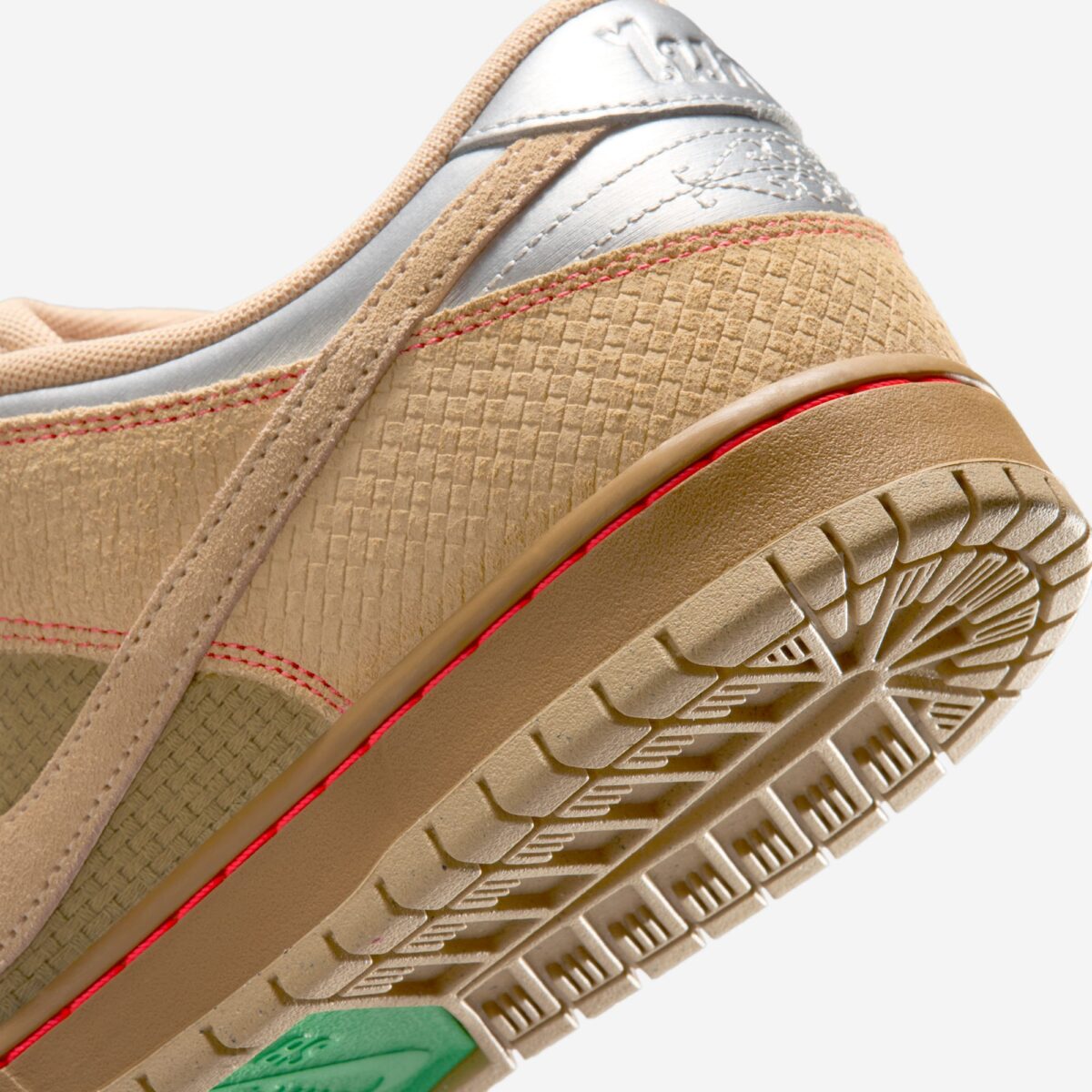 Nike SB Dunk Low Som Tum IB6206-701