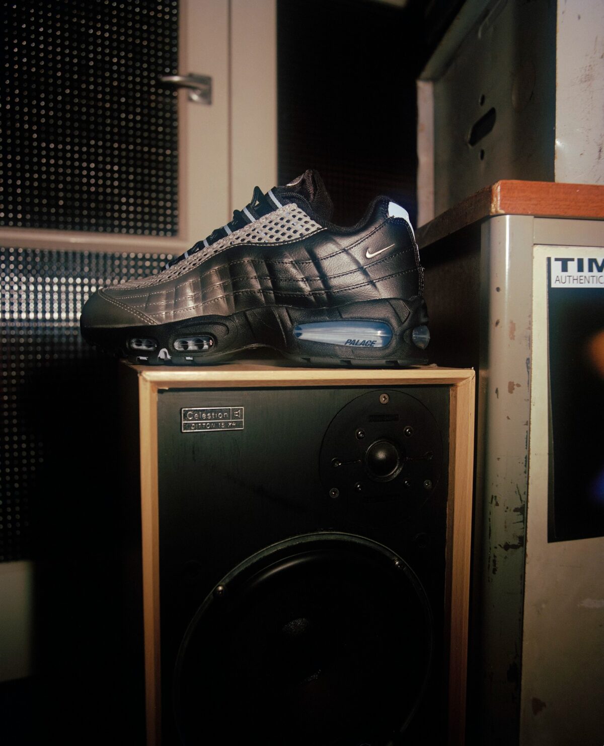 Palace x Nike Air Max 95 Metallic Silver 2026 IQ7708-095