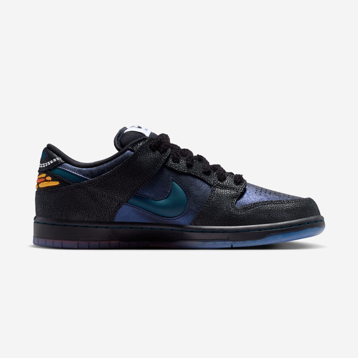 Bluetile x Nike SB Dunk Low Butterfly 2026  IQ1323-001