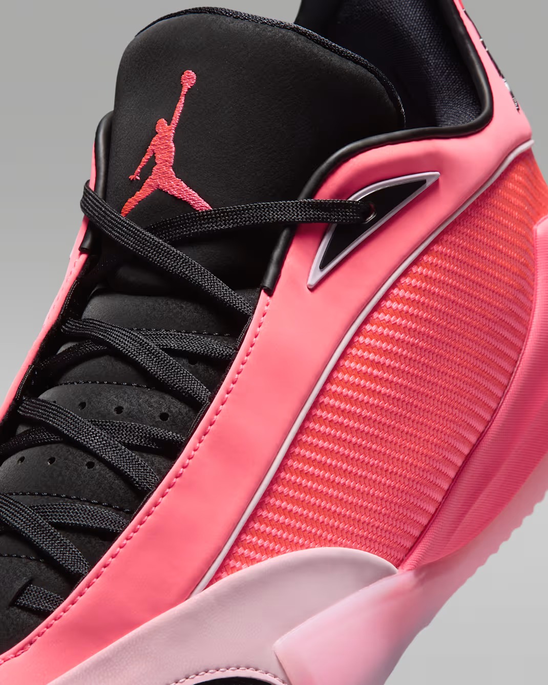 Jordan Triangle Hyper Punch 2026 IB1154-600