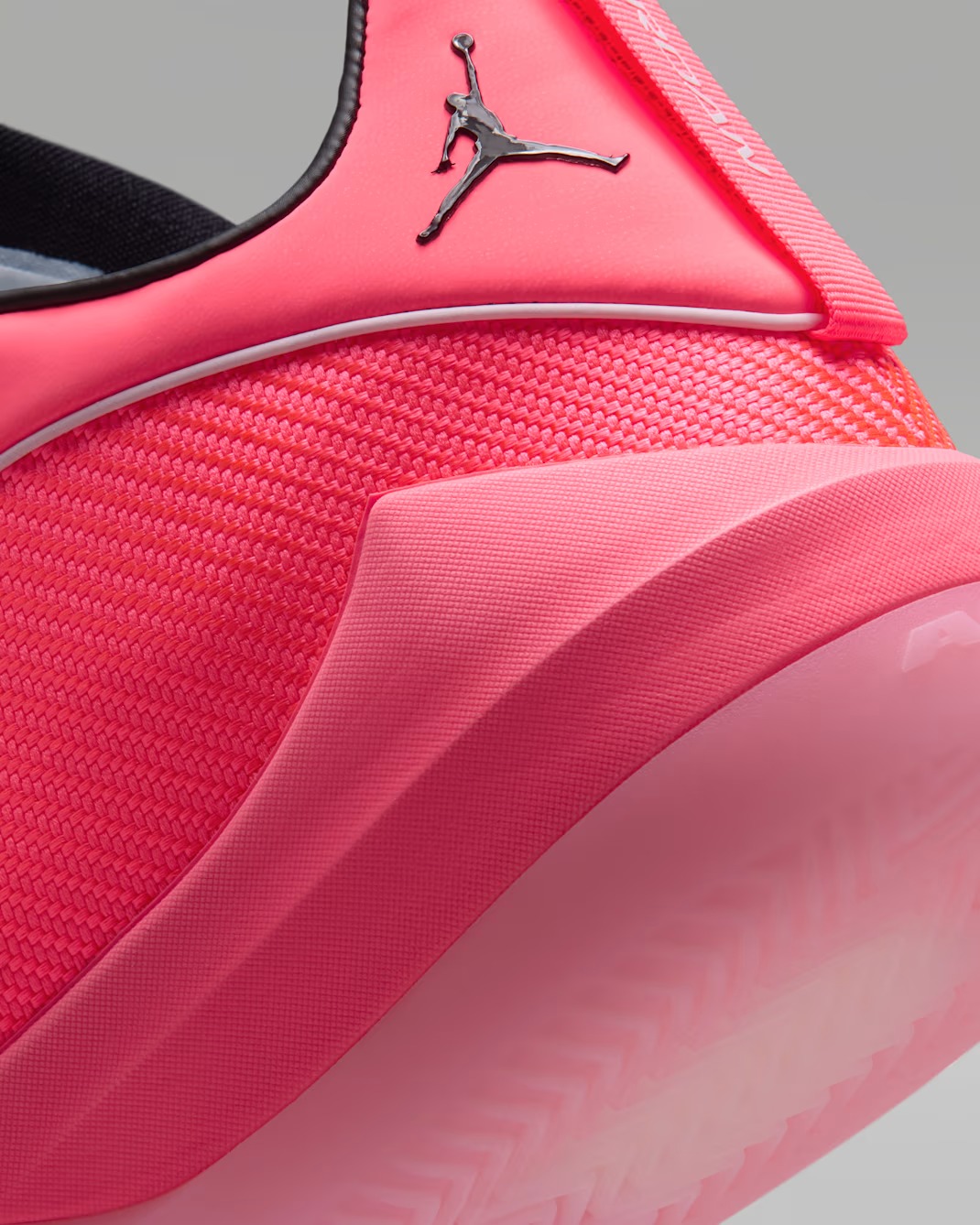 Jordan Triangle Hyper Punch 2026 IB1154-600
