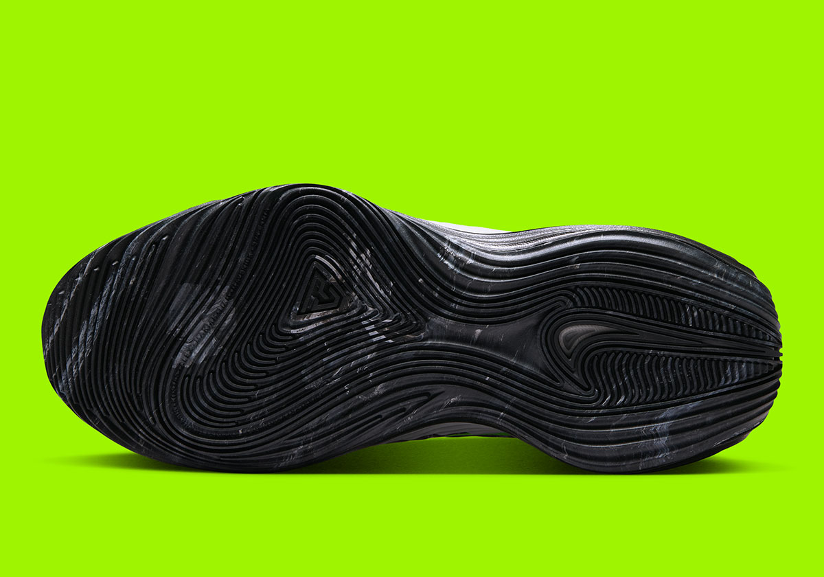 This Nike Giannis Immortality 5 Is Fresh Out The Matrix - SneakerNews.com 2026 IM5130-002