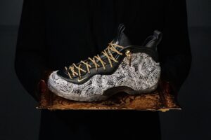 Victor Solomon x Nike Air Foamposite One Trophies 2026 IR2077-001