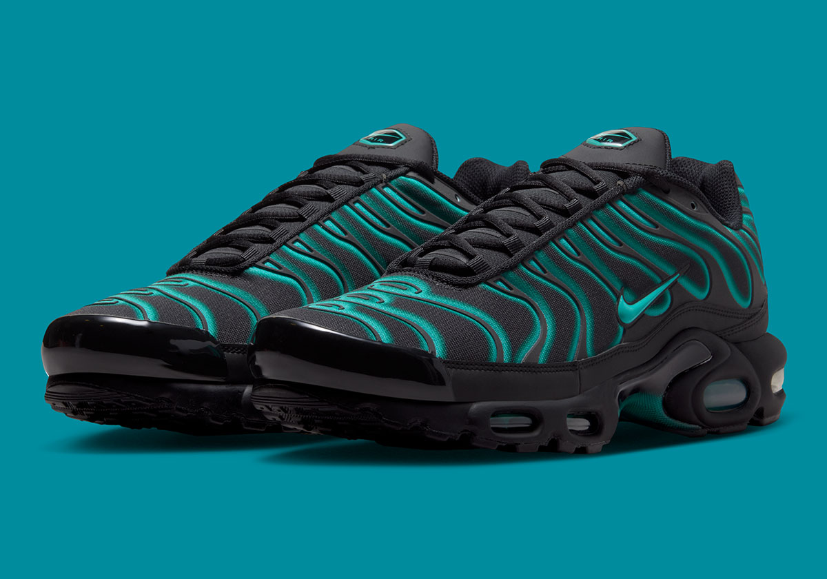 Mens Nike Air Max Plus 2026 IV5756-001