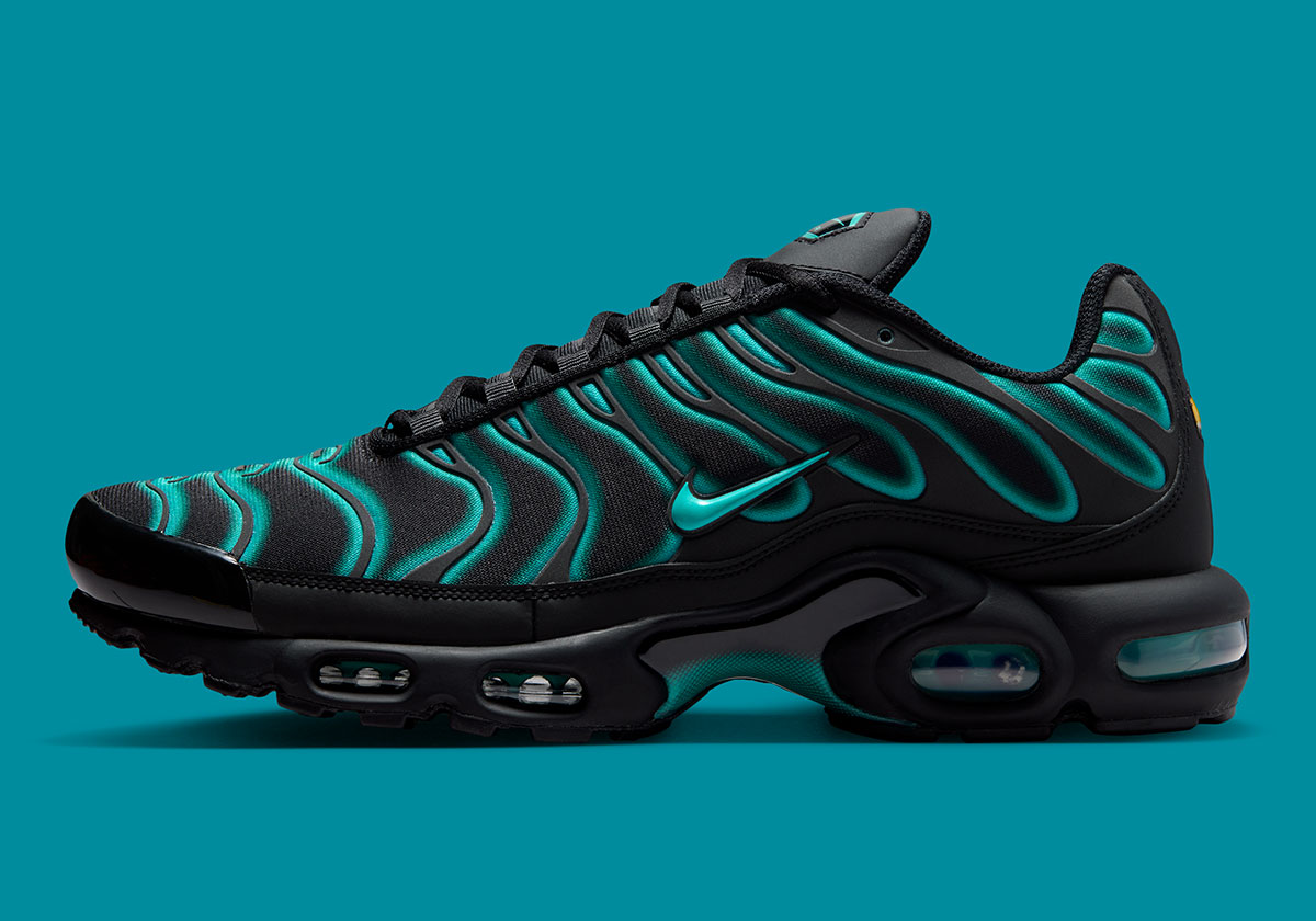 Mens Nike Air Max Plus 2026 IV5756-001