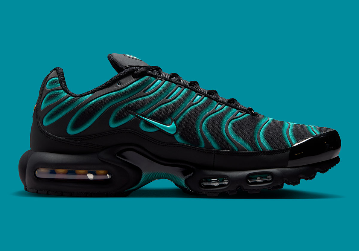 Mens Nike Air Max Plus 2026 IV5756-001