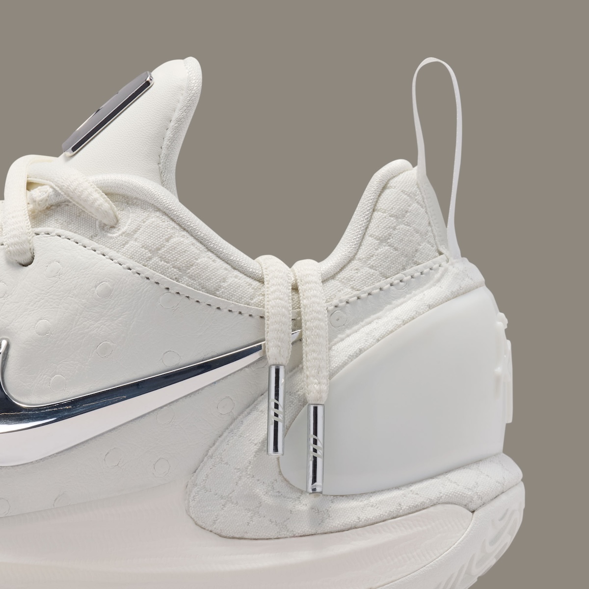 Nike A’Two White Label 2026 IX1853-100