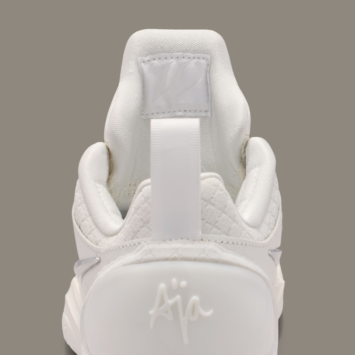 Nike A’Two White Label 2026 IX1853-100