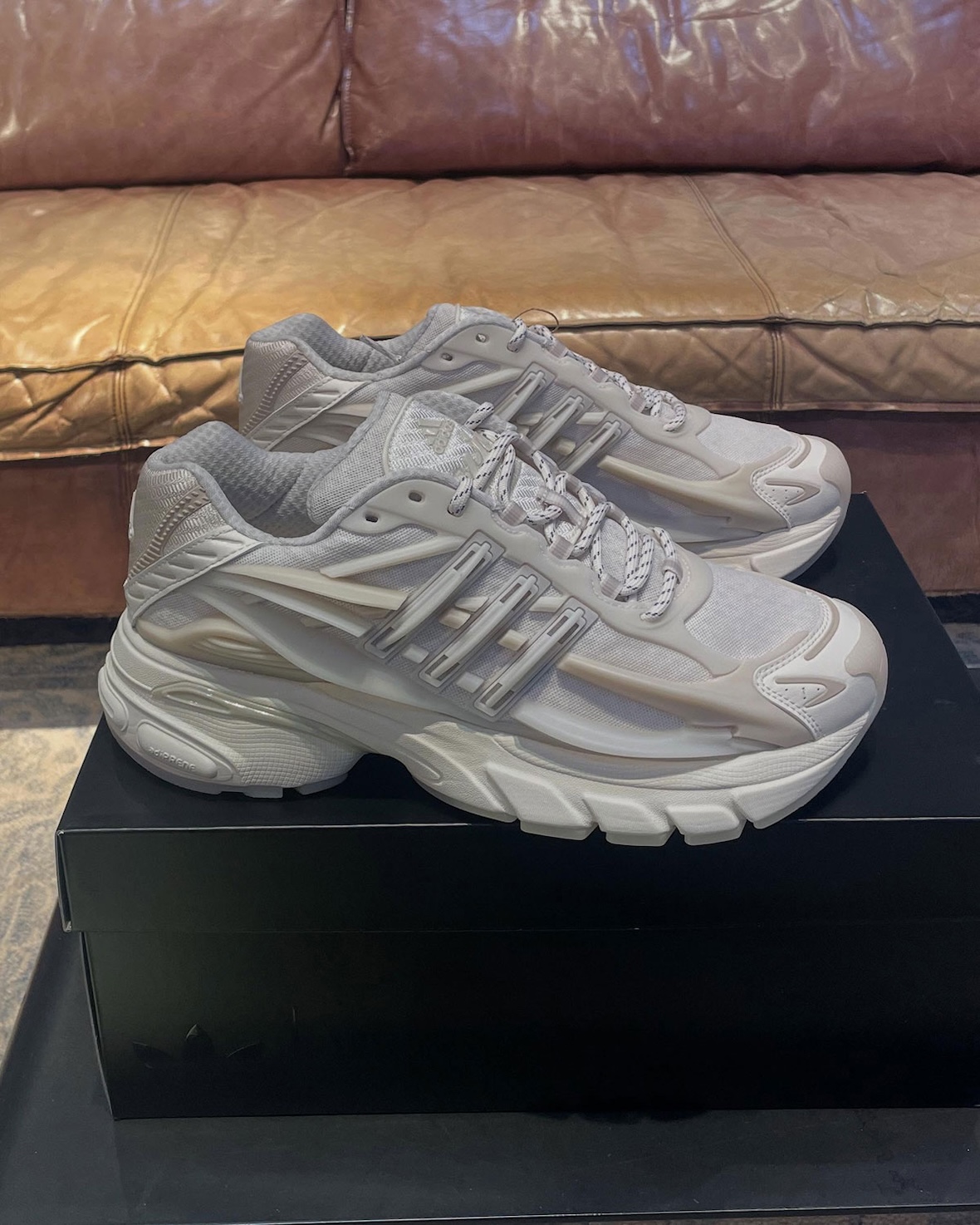 Pharrell x adidas Jellyfish Core White/Off White/Clear Brown 2026 KH6730