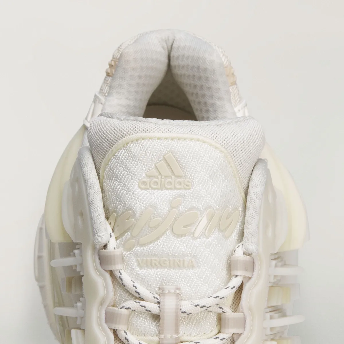 Pharrell x adidas Jellyfish Core White/Off White/Clear Brown 2026 KH6730