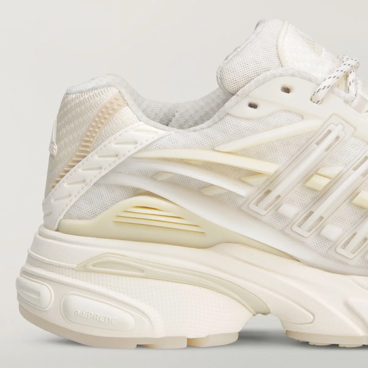 Pharrell x adidas Jellyfish Core White/Off White/Clear Brown 2026 KH6730