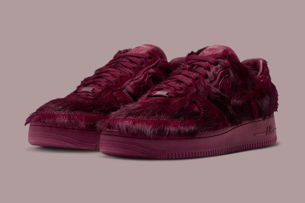 Nike Air Force 1 Low QS Pony Hair Team Red 2026 IR1940-600